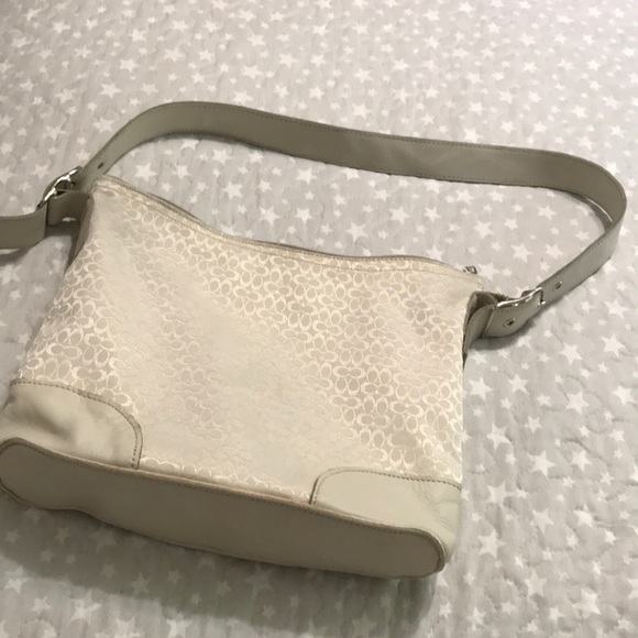 Coach Handbags - 💕Authentic Coach handbag